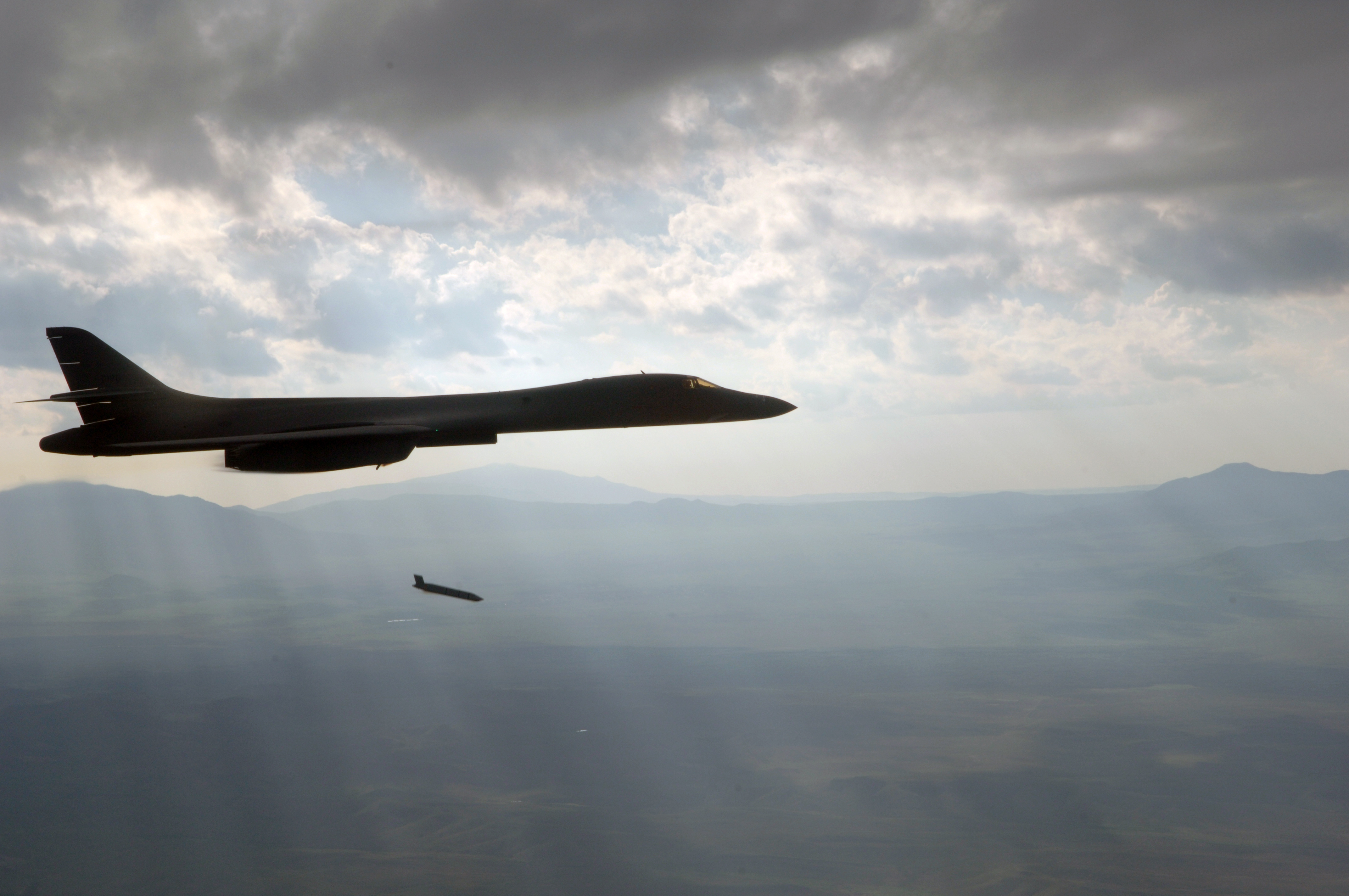 ����܊B-1B�Zը�C(j��)���߂䌍��(zh��n)ʹ���p���[������Ѳ����(d��o)��������
